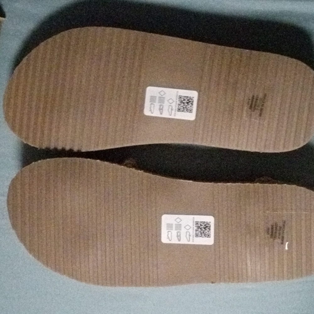 Beige sandals size 10 - Picture 2 of 4